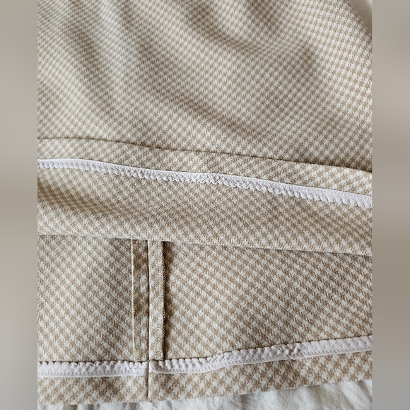 Wilfred Classic A-line Tan Houndstooth Mini Skirt. Size 8 - Picture 6 of 7